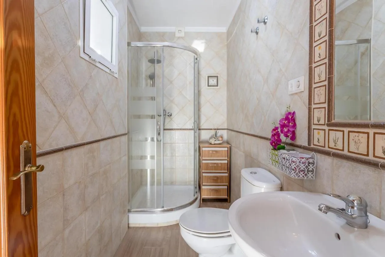 Villa Maite Nerja Tatil Evi
